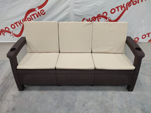 Трехместный диван Yalta Sofa 3 Seat Premium - купить за 16650.00 руб.